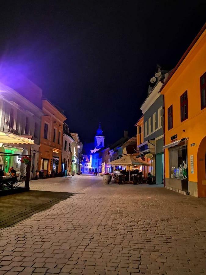 Eduard Central Weiss Braşov Buitenkant foto